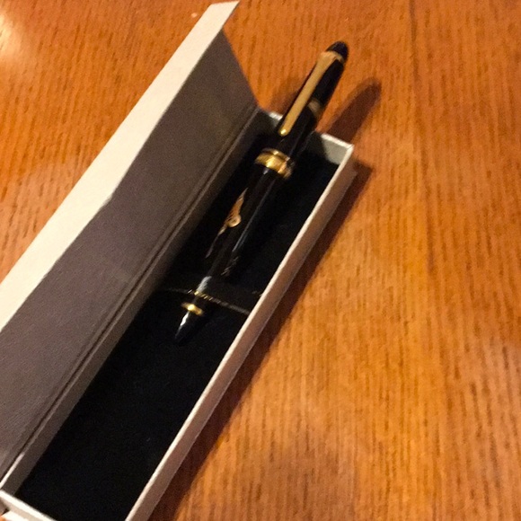 Sailor Fountain Pen - Picture 5 of 7